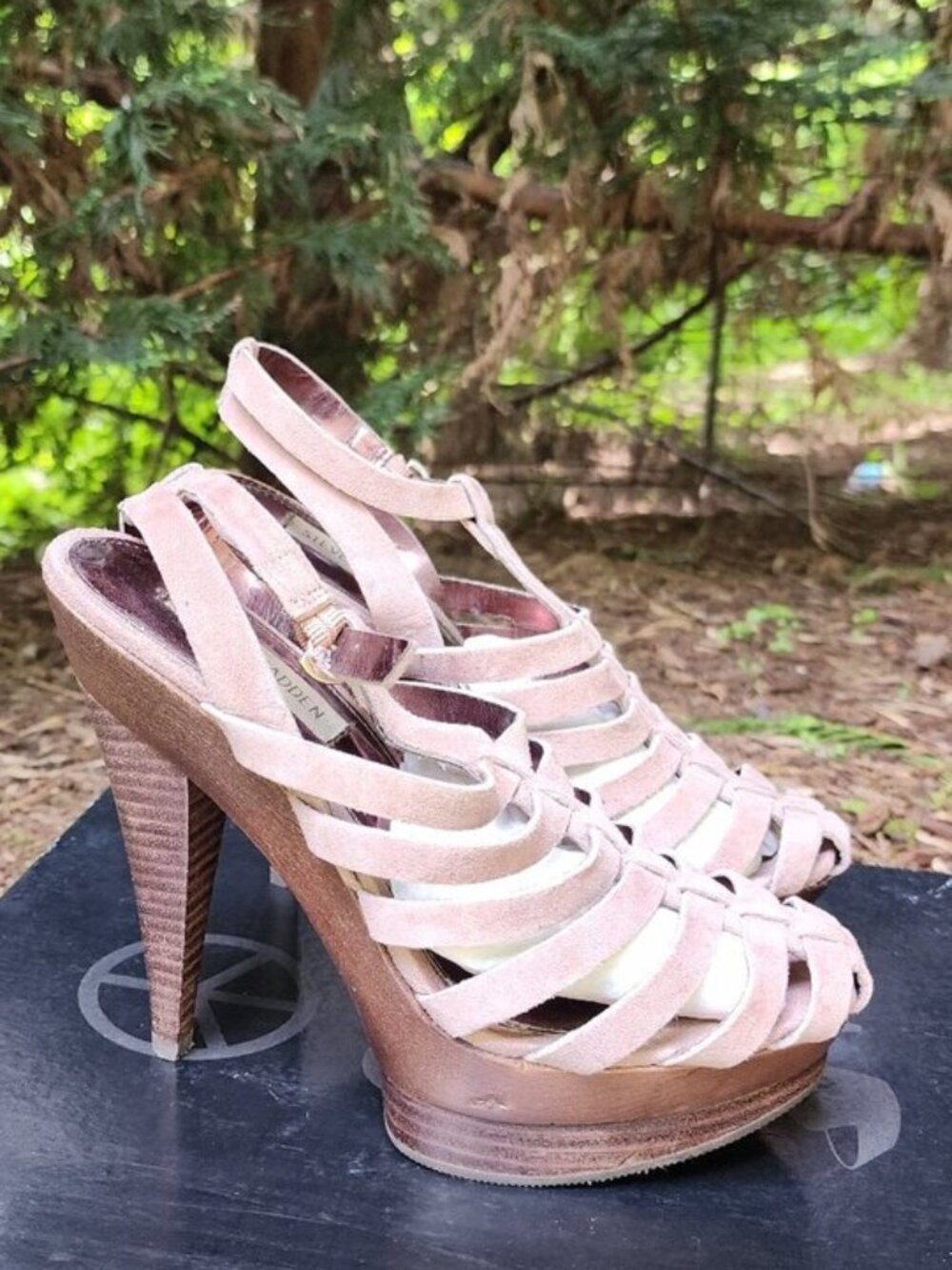 EUC size 8 Steve Madden Suede Tropical Blush 5.5" Stilleto platforms